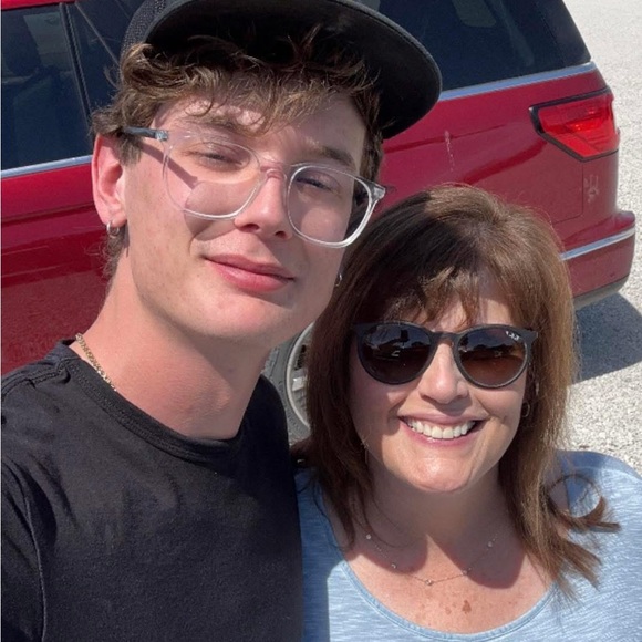 Meet your Posher, Teresa Marie - Picture 13 of 15